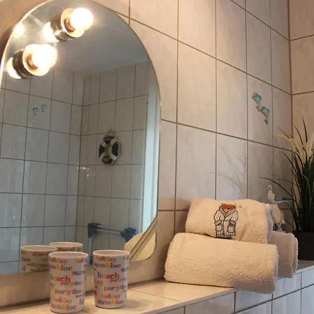 Strandnahe Mit Terrasse Und Parkplatz Apartment Zingst