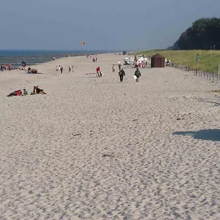 Strandnahe Mit Terrasse Und Parkplatz Apartmán